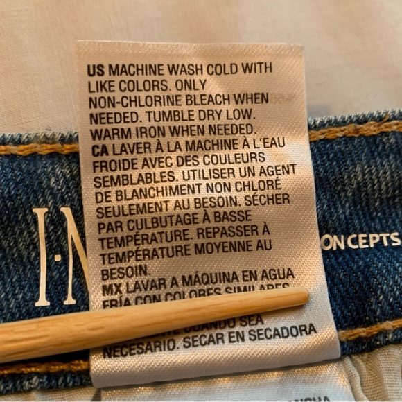 INC Denim Mom Jean size 4/27 light indigo metal rivet details along leg NWT - Picture 13 of 13